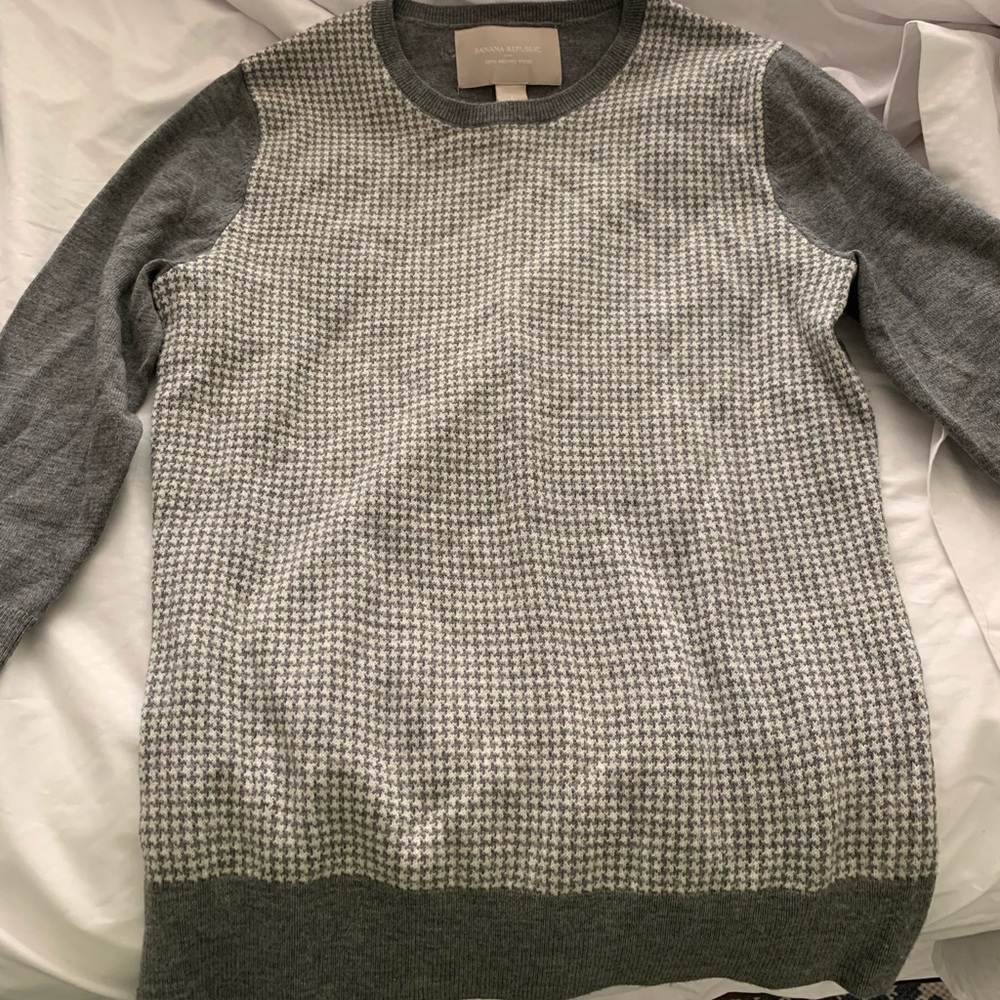 Gray and white long sleeve sweater
